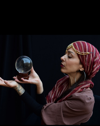 Svetlana, oráculo teatral - experiencia interactiva